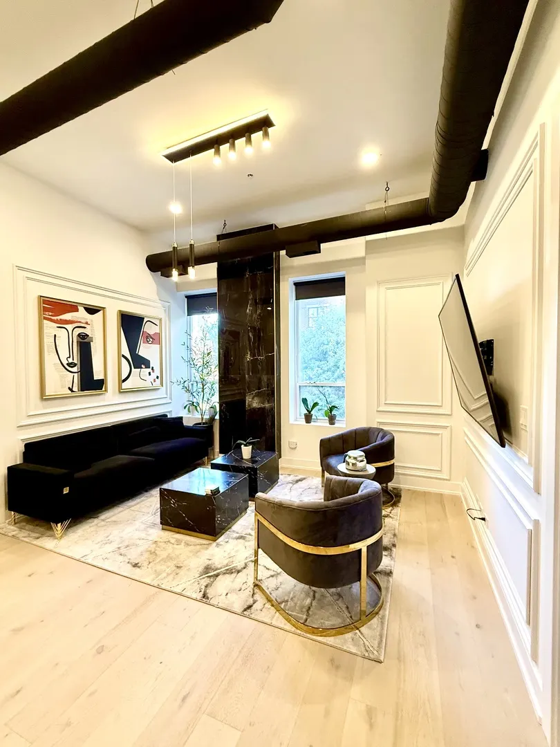 77 W Chestnut Street 3B IL