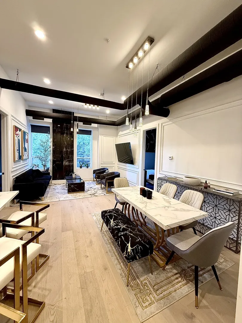 77 W Chestnut Street 3B IL
