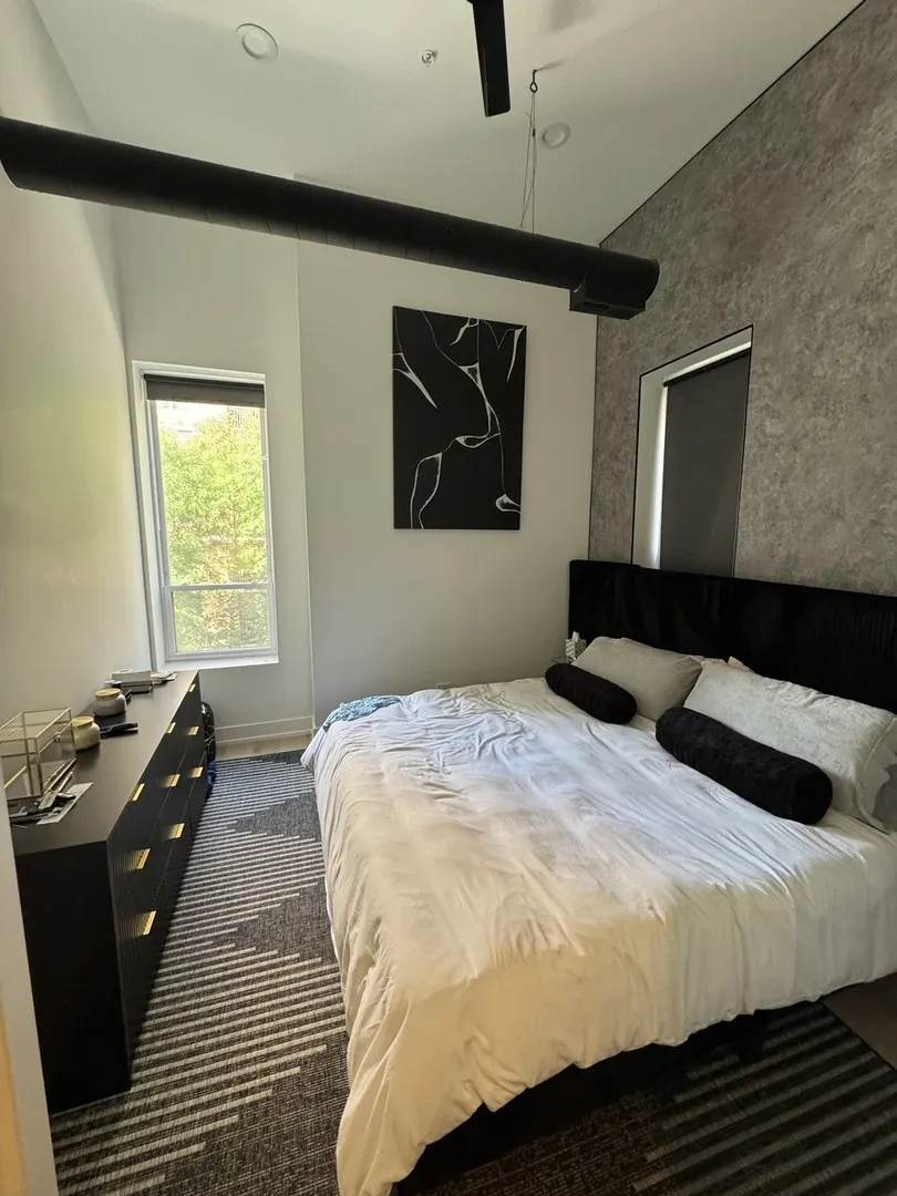 77 W Chestnut Street 3B IL