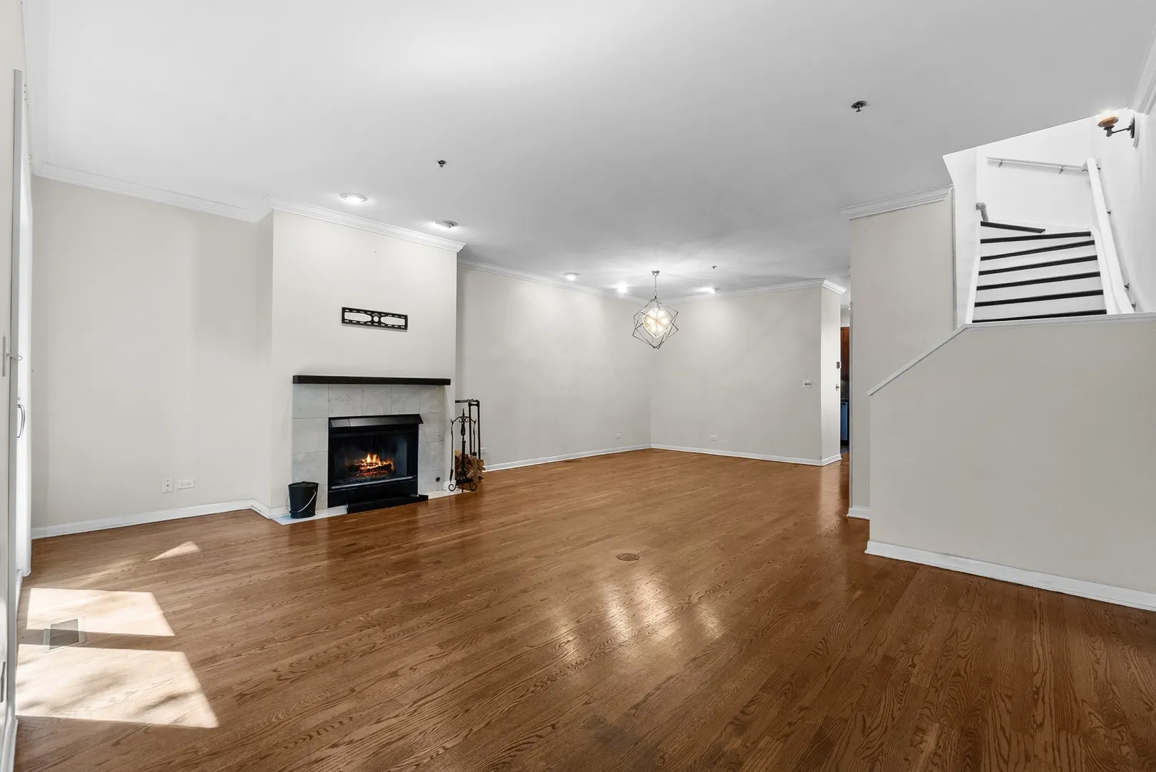 1716 E 54TH Street F IL