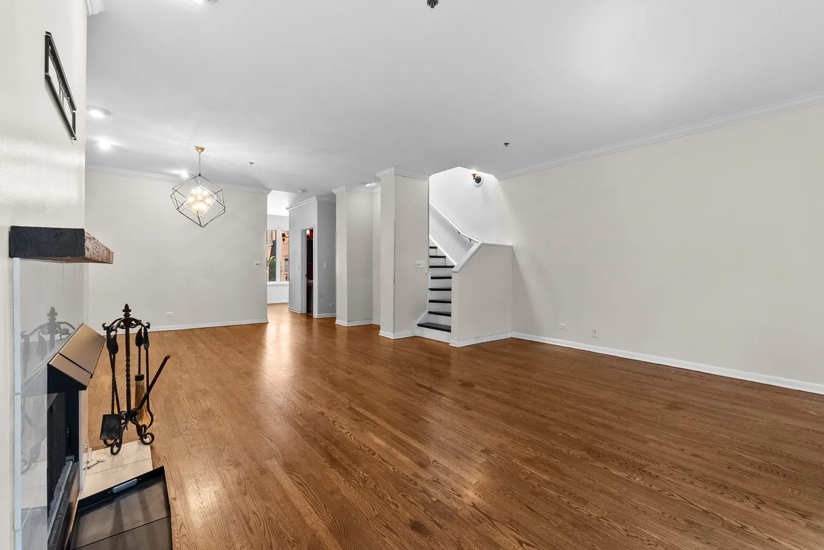 1716 E 54TH Street F IL
