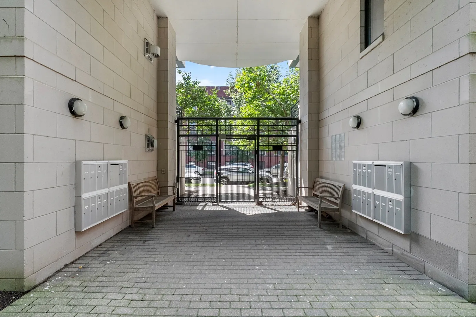 1716 E 54TH Street F IL