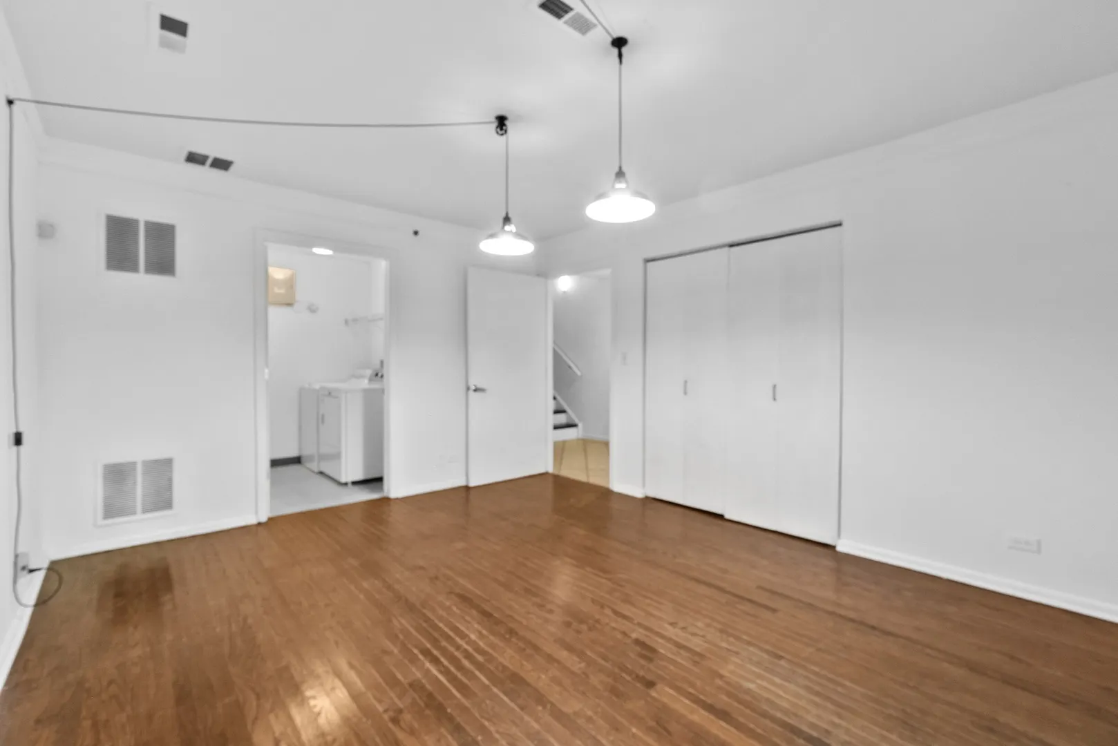 1716 E 54TH Street F IL