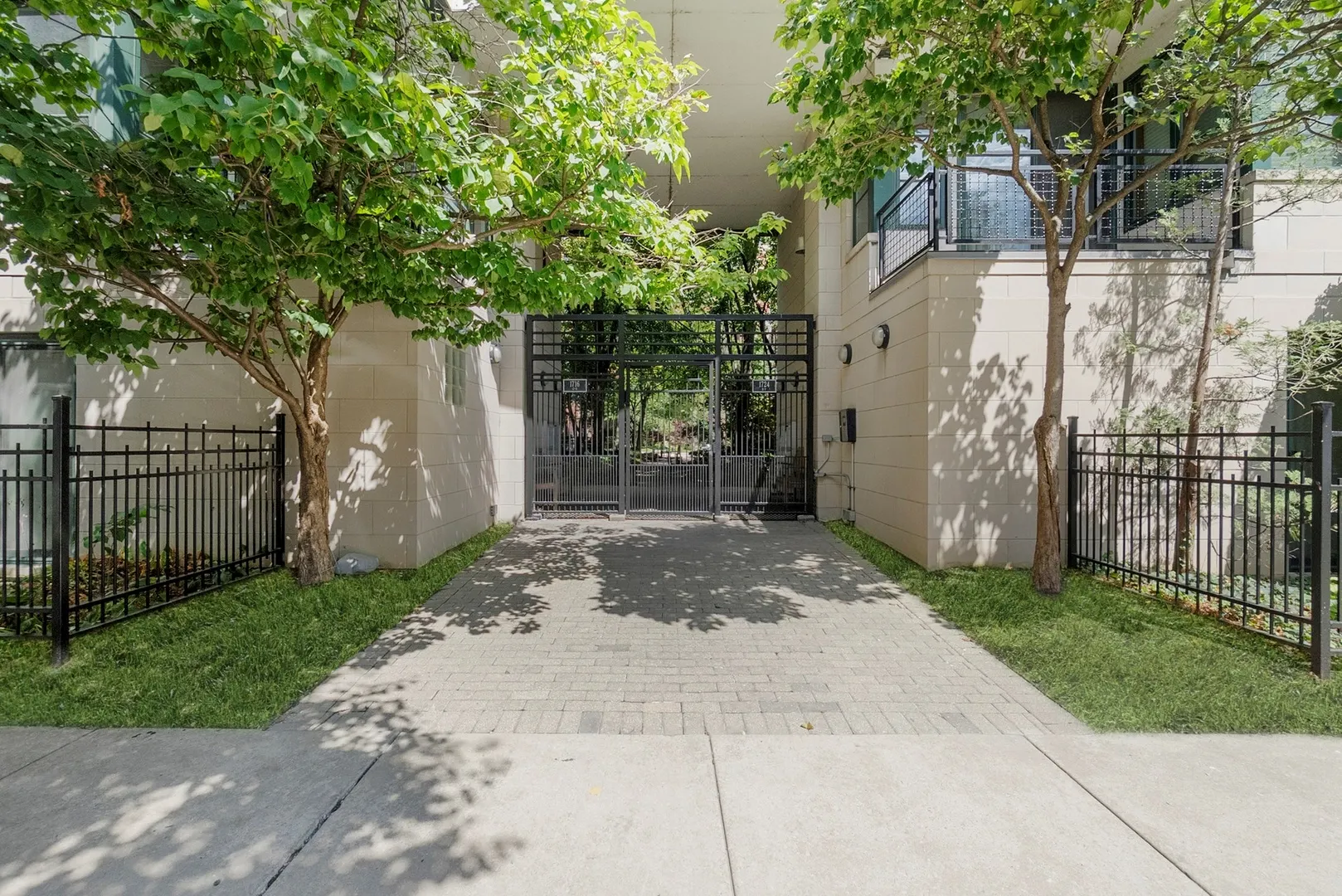1716 E 54TH Street F IL