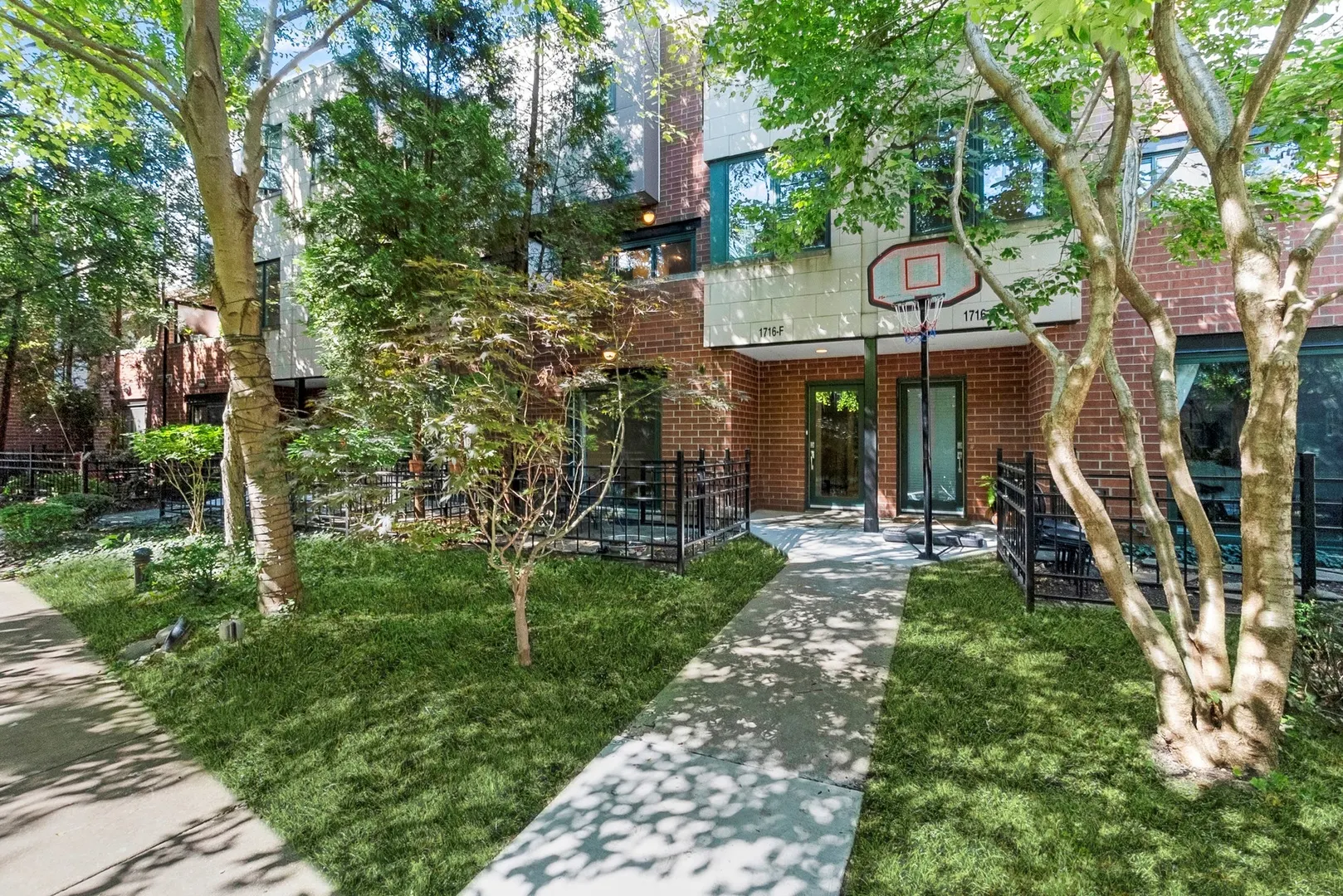 1716 E 54TH Street F IL