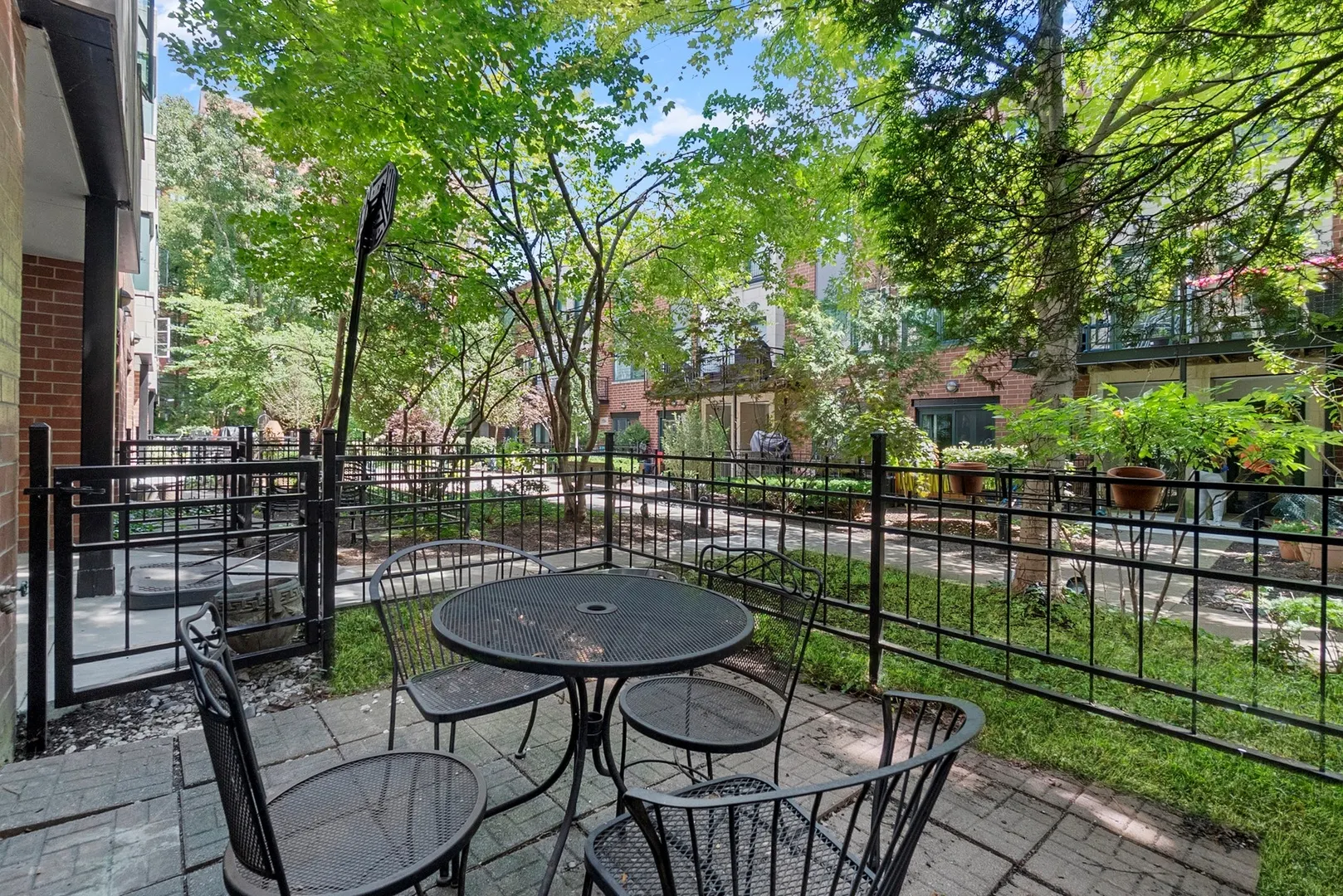 1716 E 54TH Street F IL