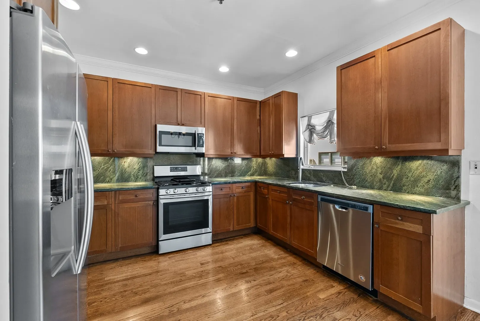 1716 E 54TH Street F IL