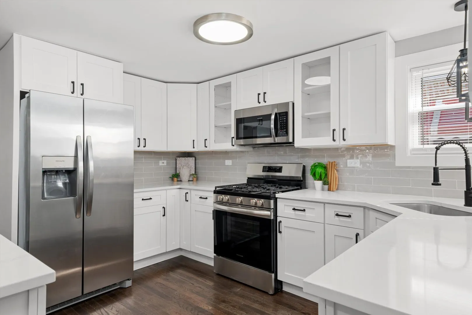 819 E 98th Place IL