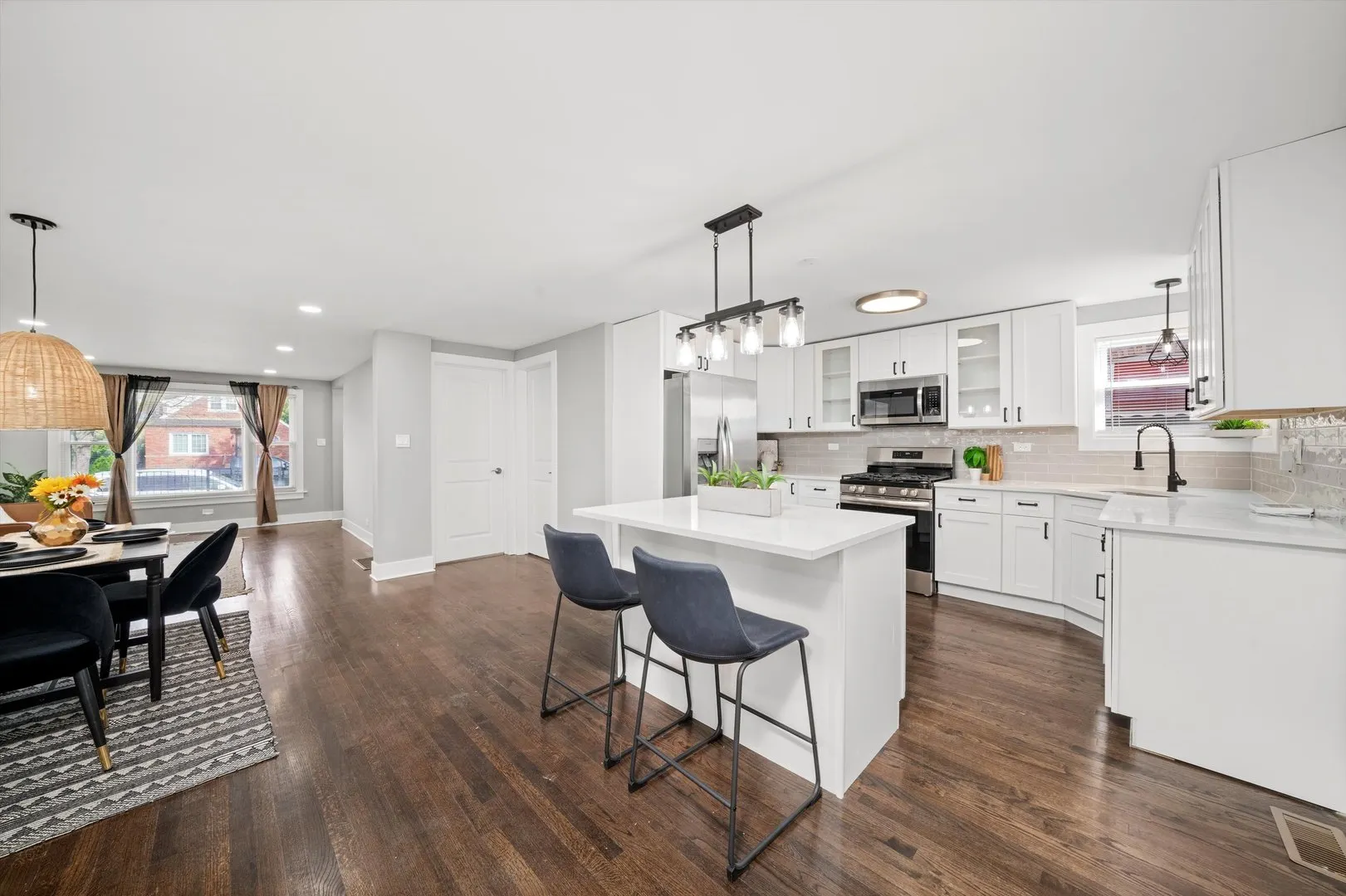 819 E 98th Place IL