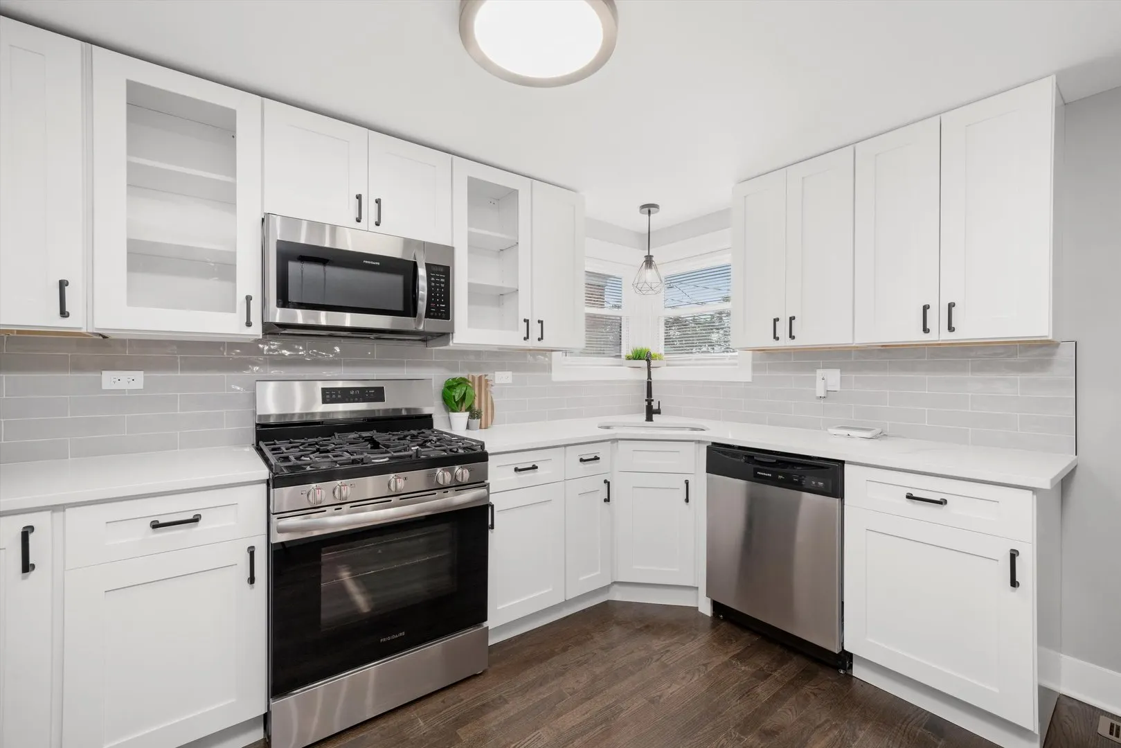 819 E 98th Place IL