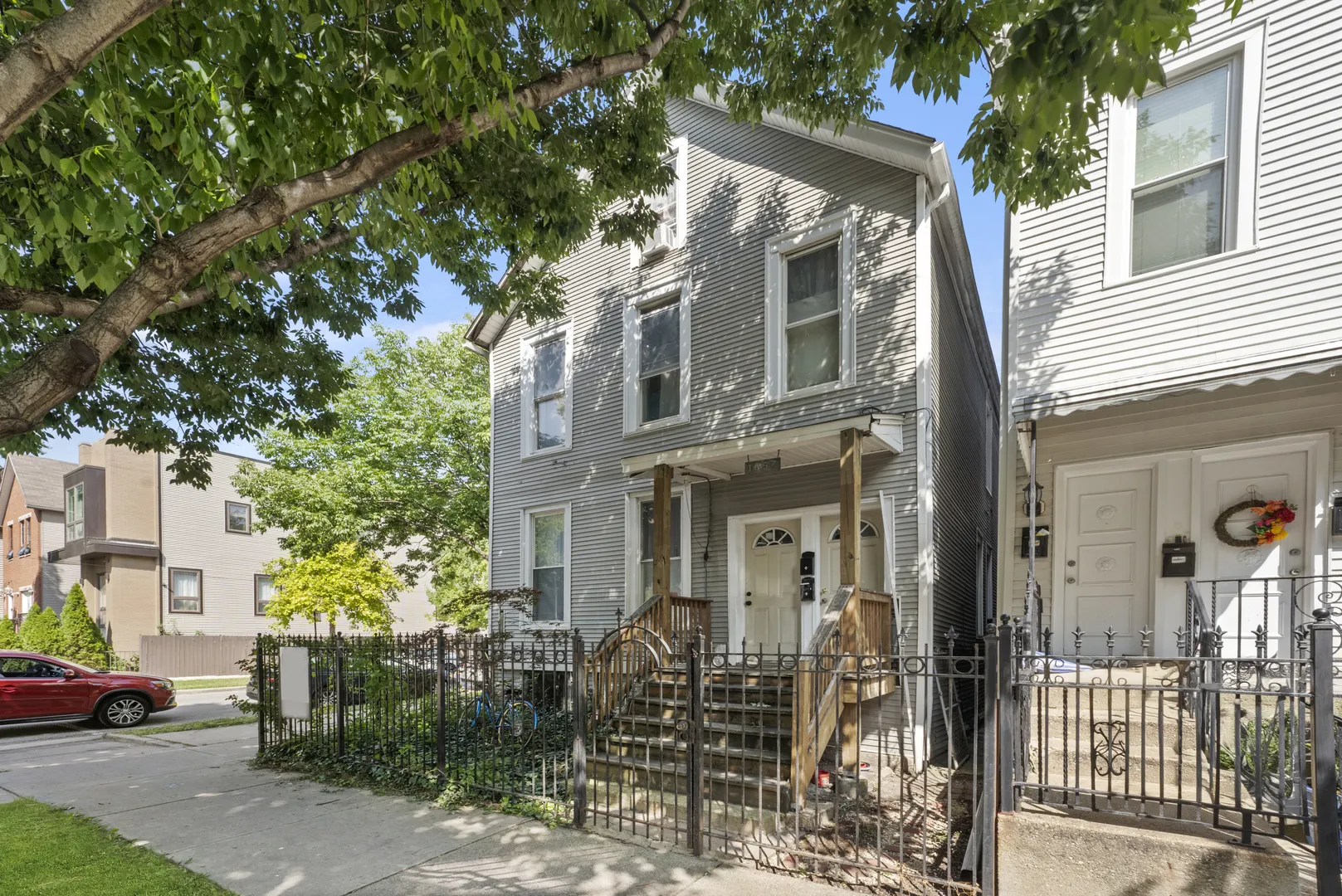 1657 N Artesian Avenue IL