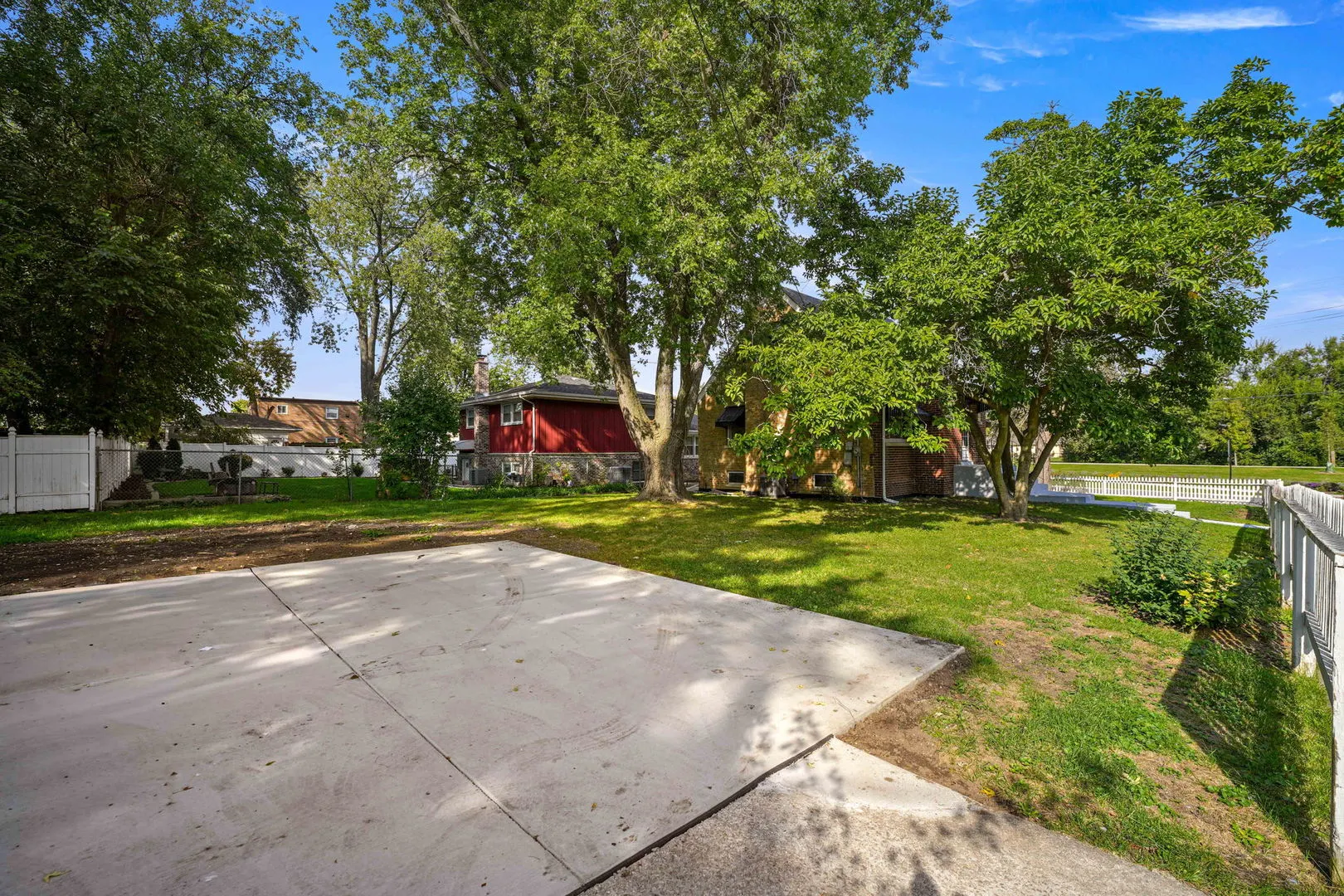 630 E End Avenue IL