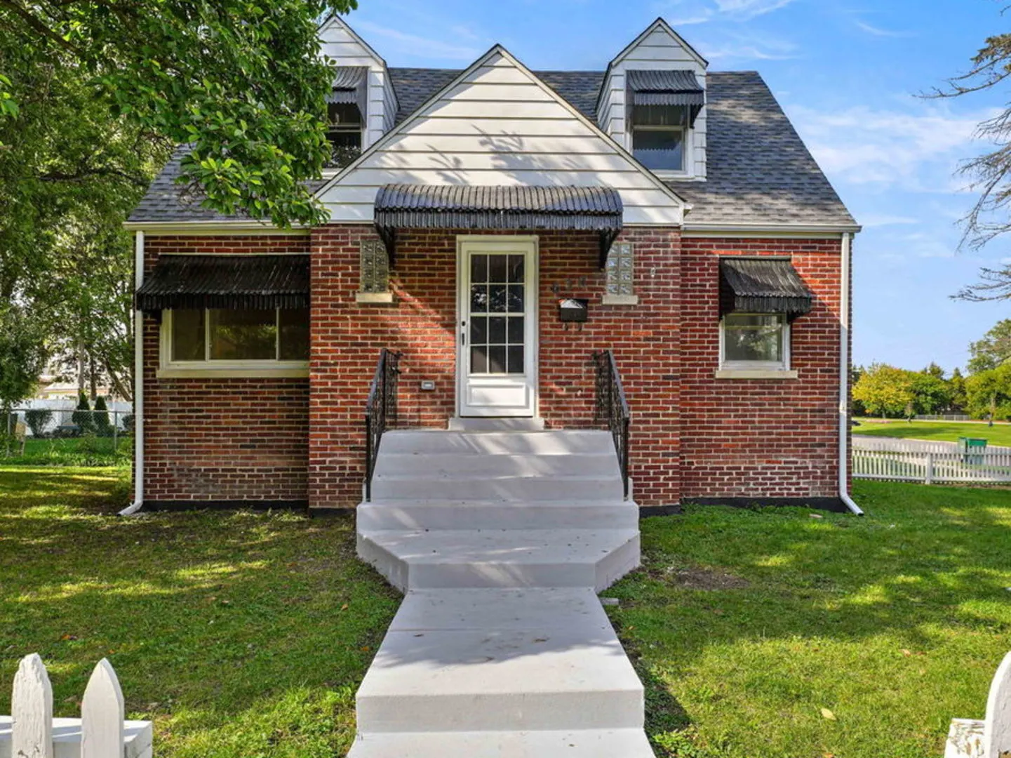 630 E End Avenue IL