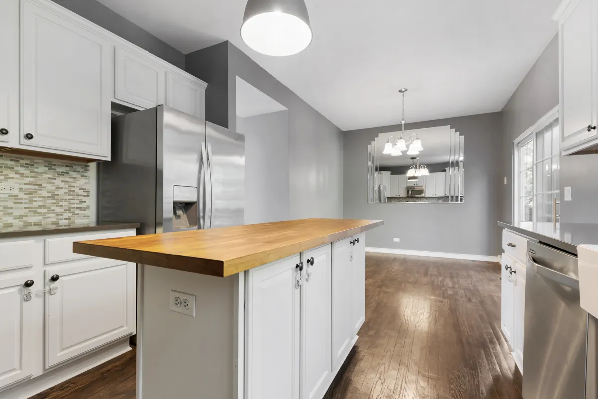 2260 Hudson Circle IL