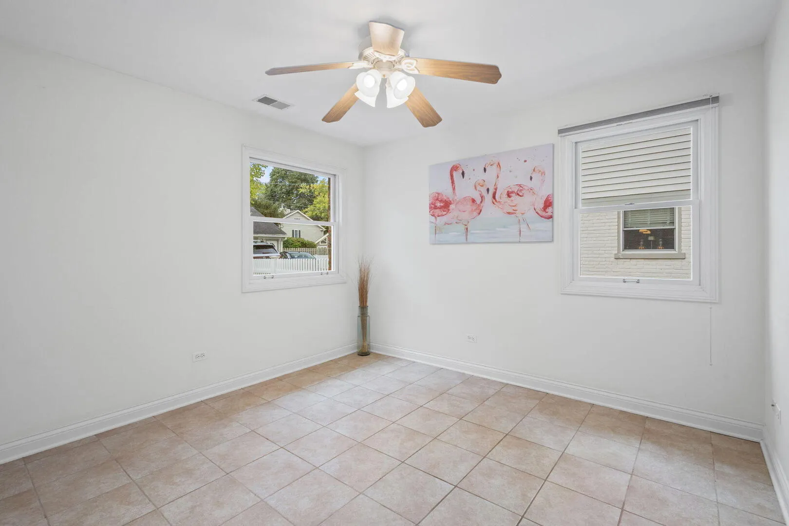 837 E Rockland Road IL