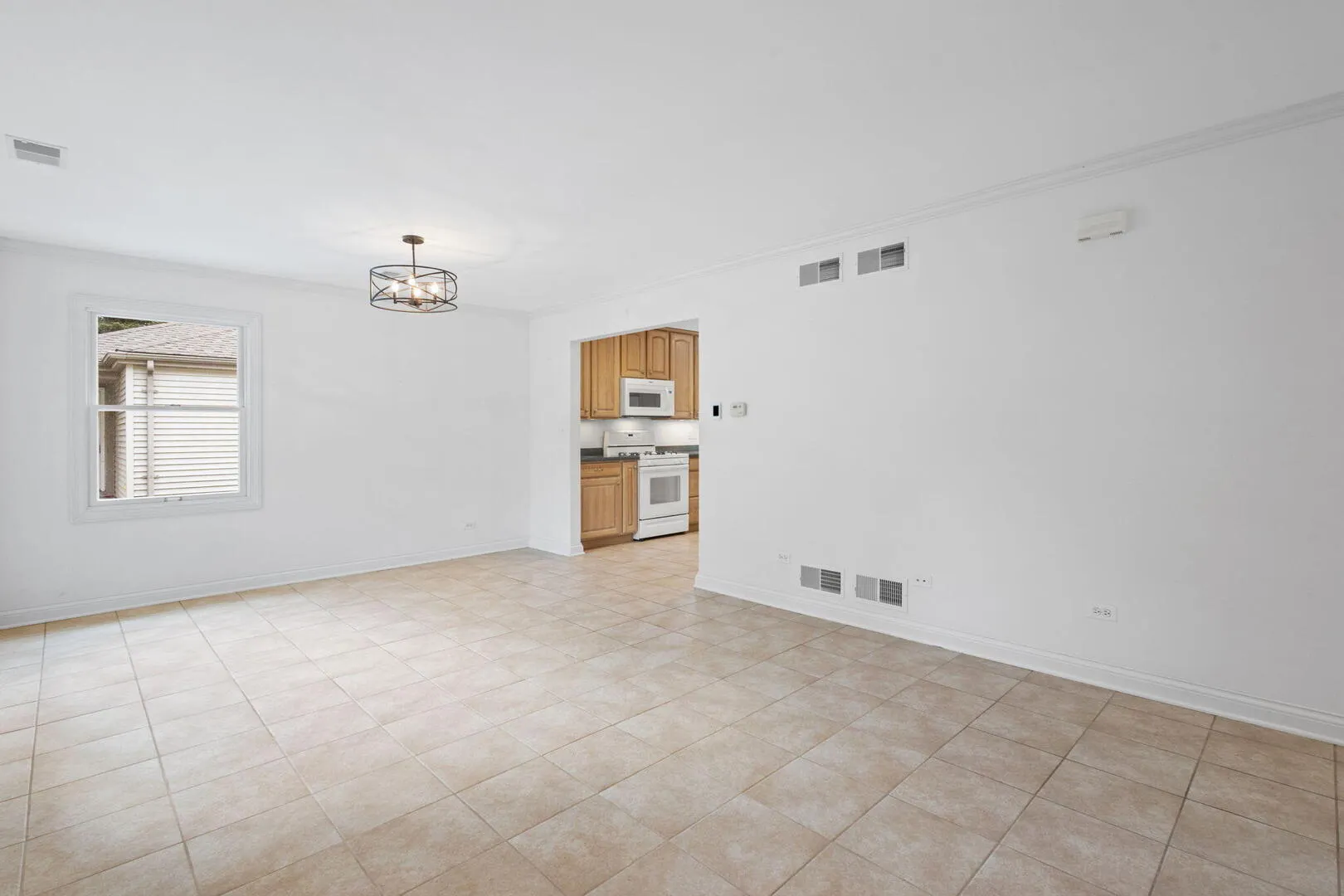 837 E Rockland Road IL