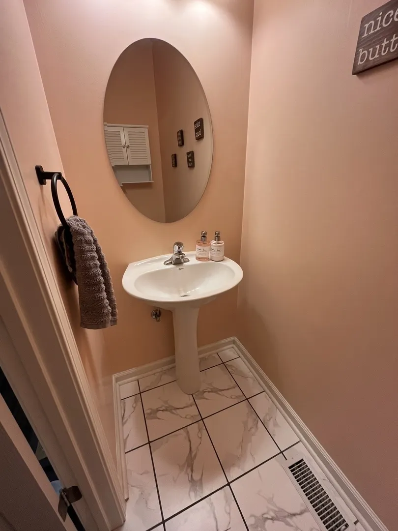 2254 Gallant Fox Circle IL