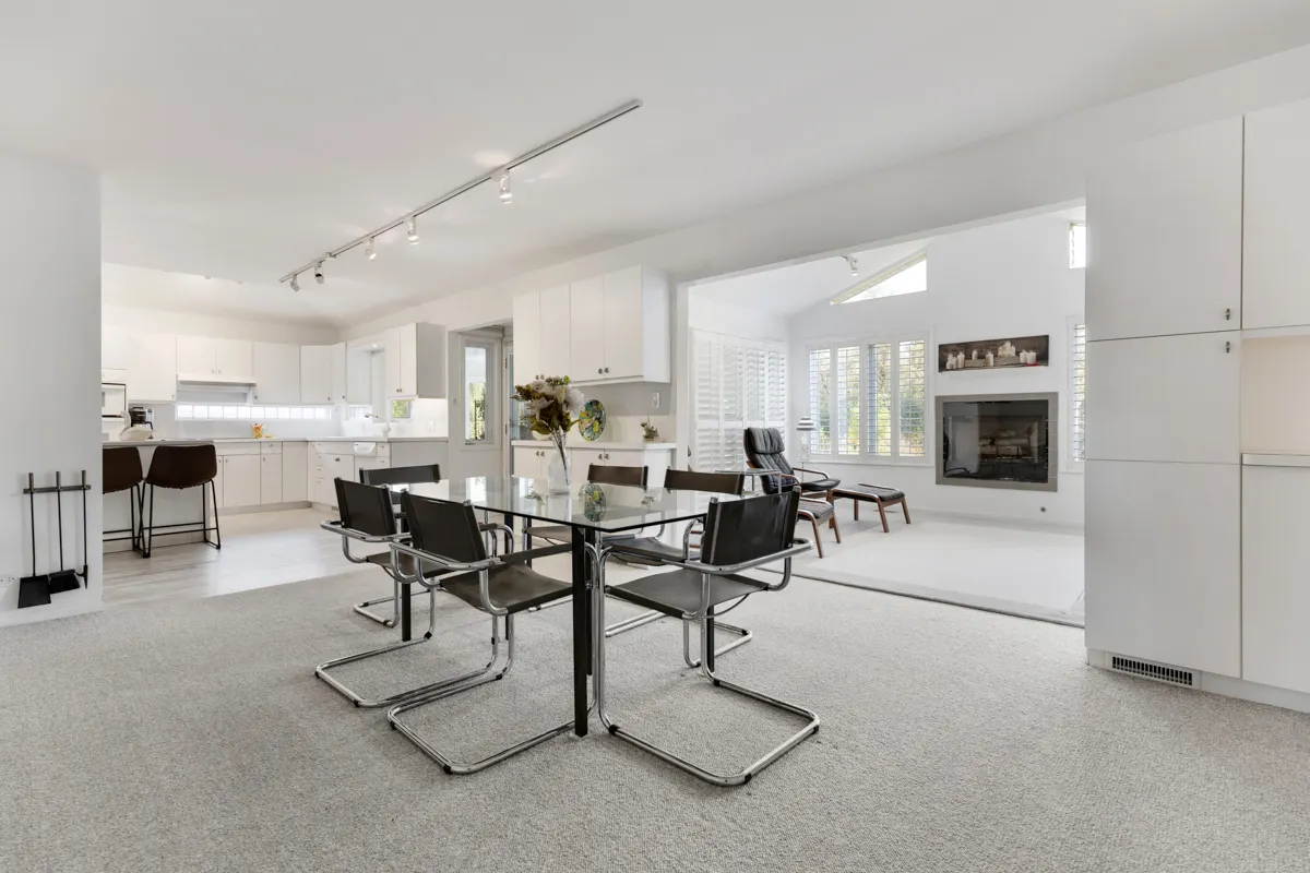110 ESSEX Road IL
