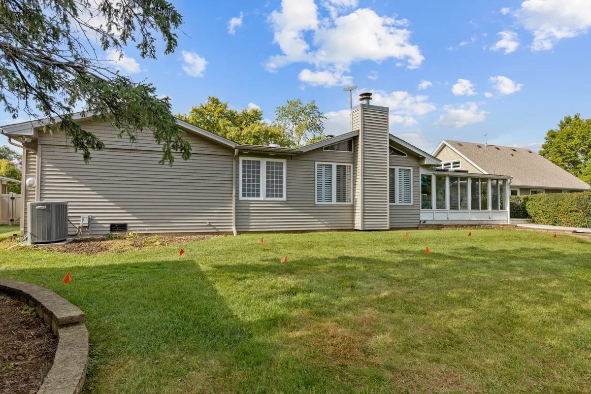 110 ESSEX Road IL