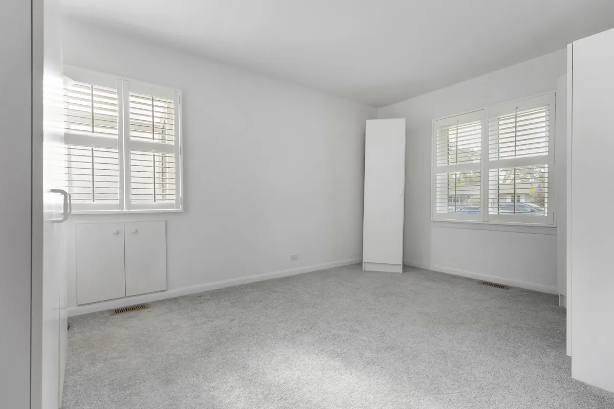 110 ESSEX Road IL