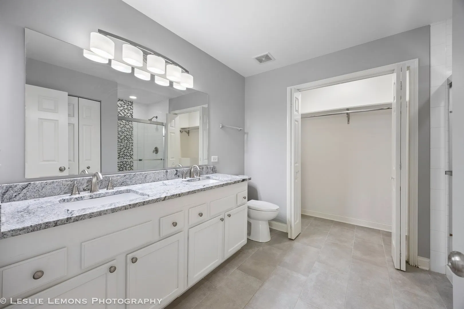 24022 W WALNUT Circle IL