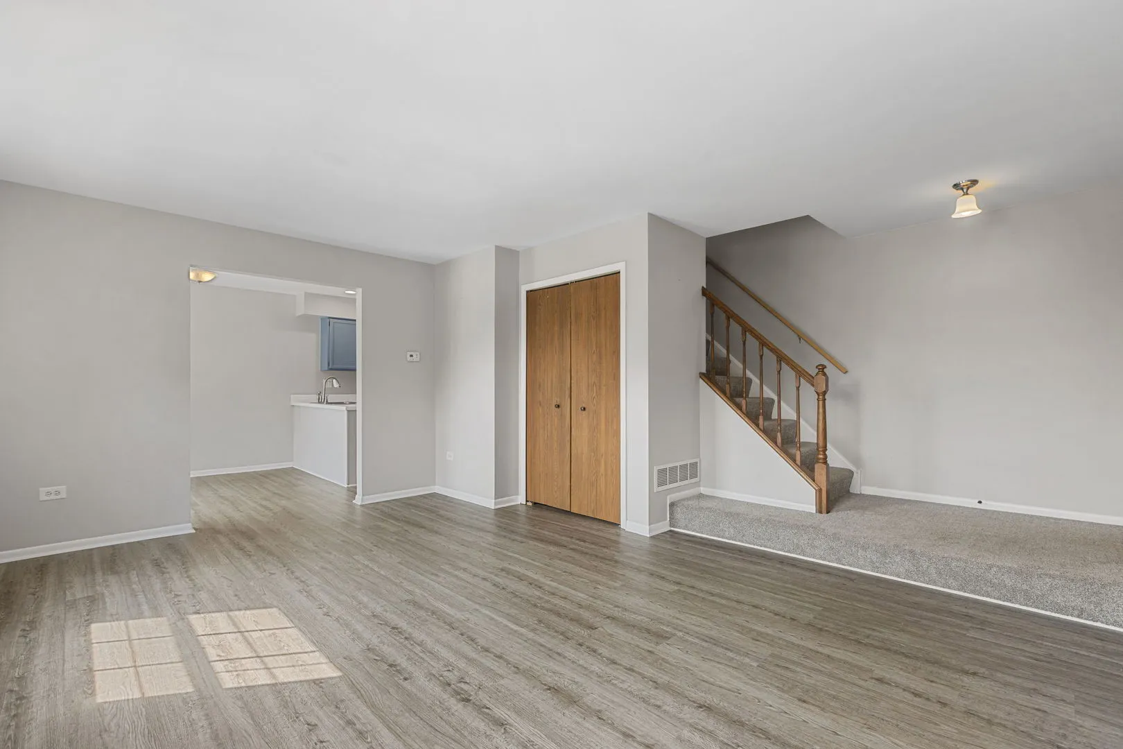 1516 W Jefferson Avenue E IL