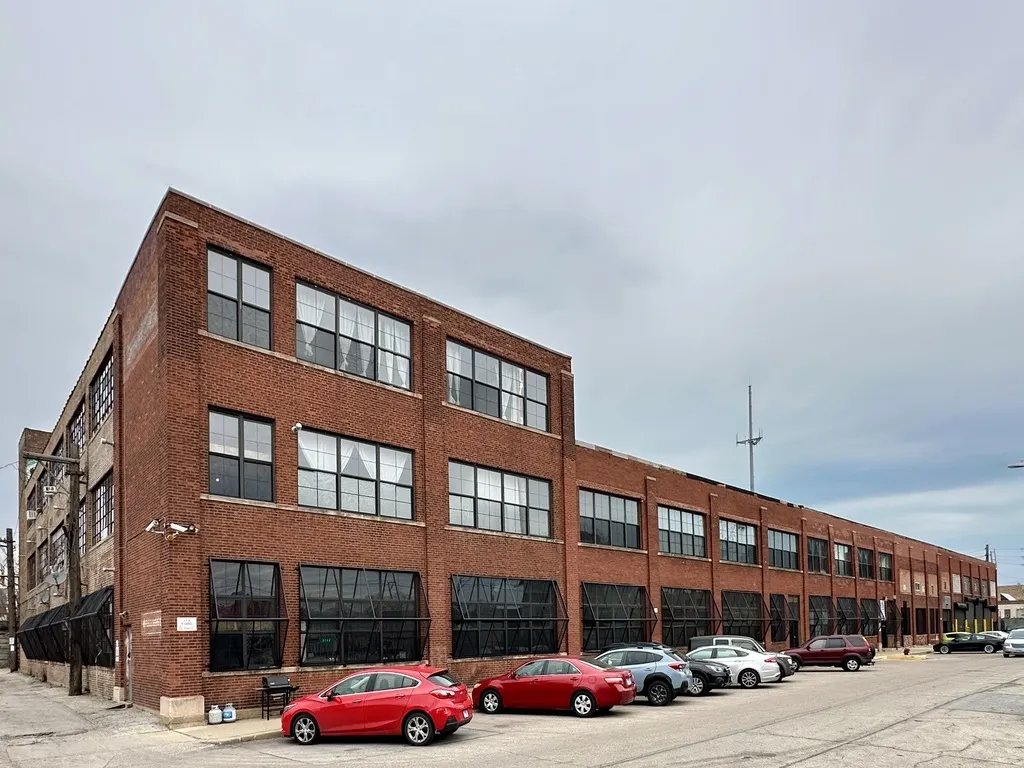 3124 W CARROLL Street 2F IL