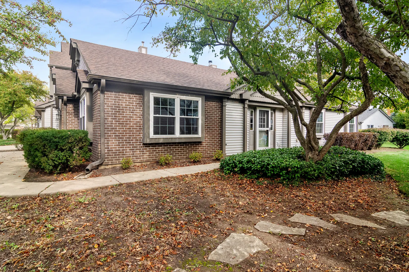 381 BENTLEY Place IL