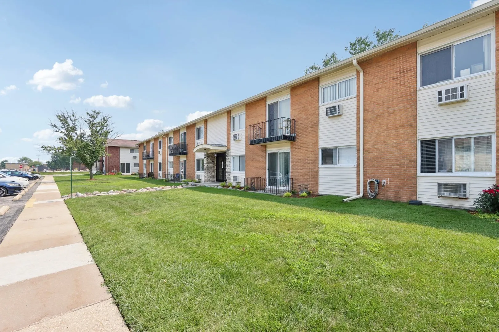 8916 Kenneth Drive 1E IL