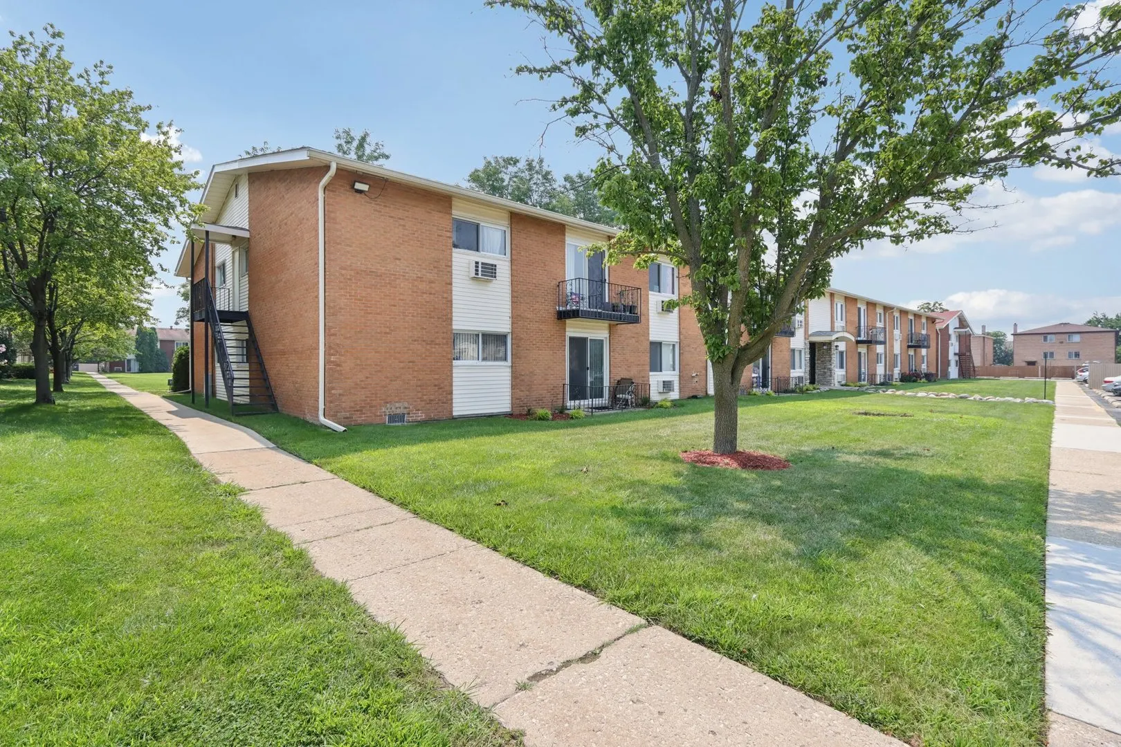 8916 Kenneth Drive 1E IL