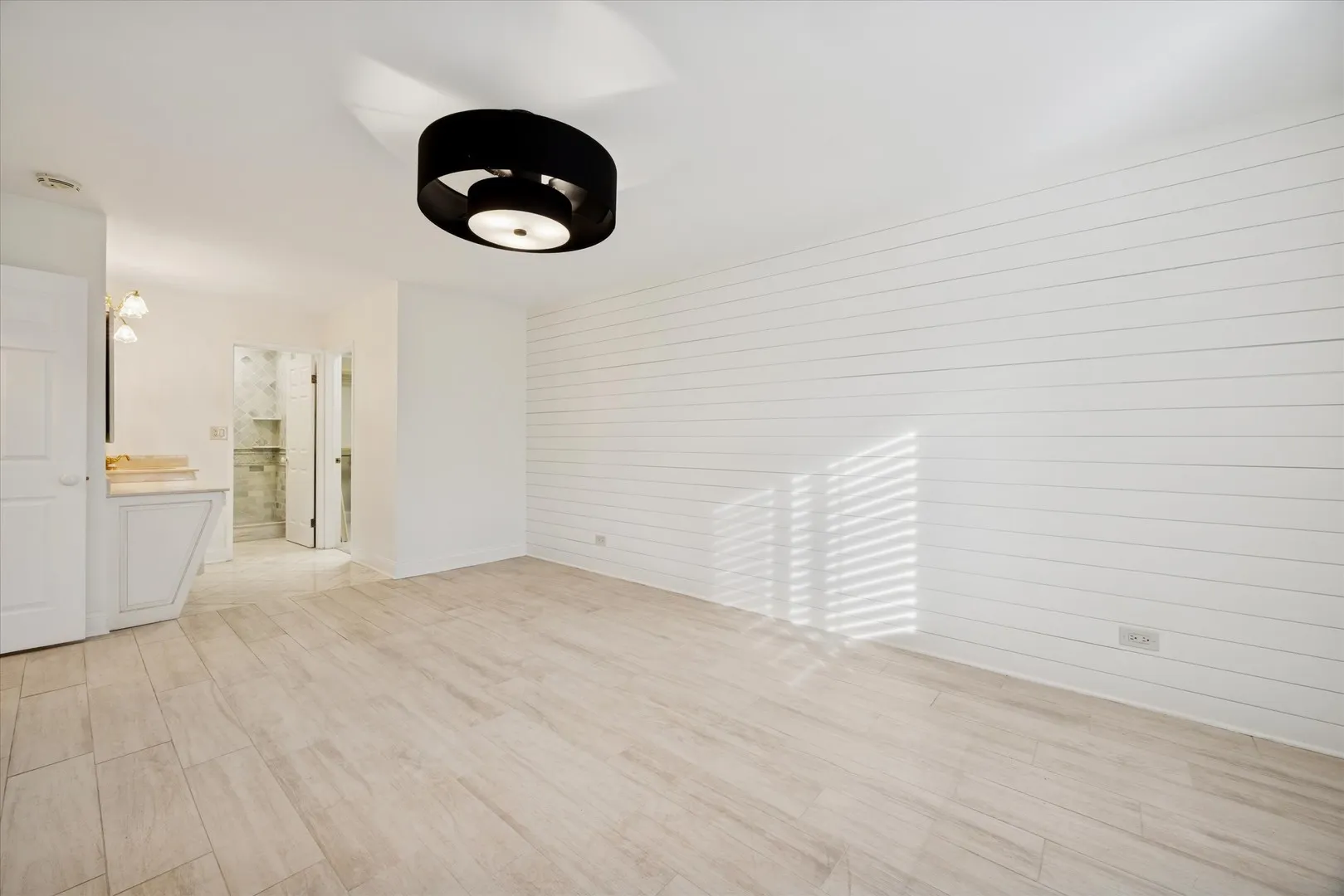 801 79TH Street 105 IL