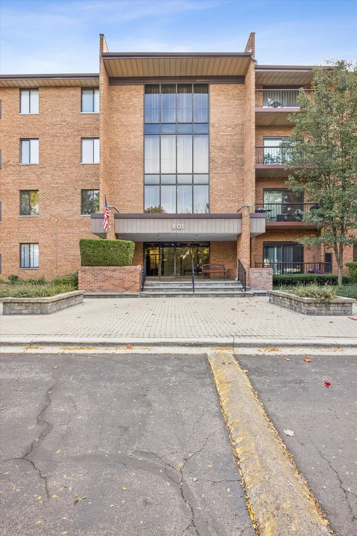 801 79TH Street 105 IL