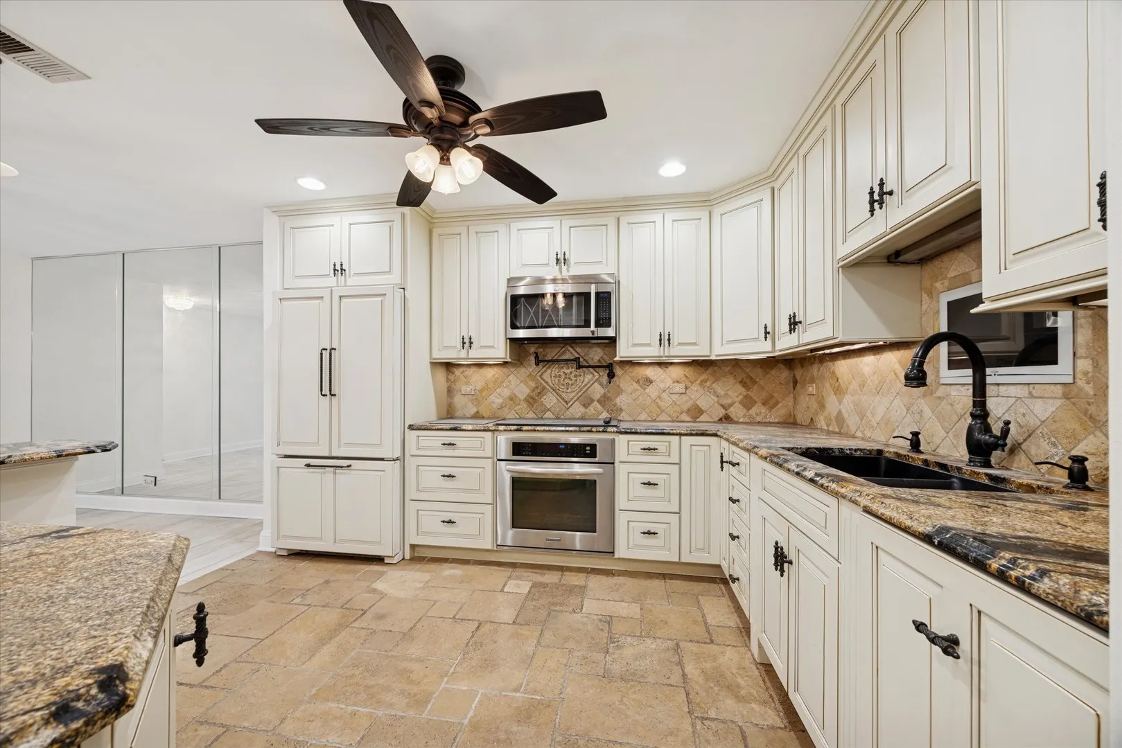 801 79TH Street 105 IL