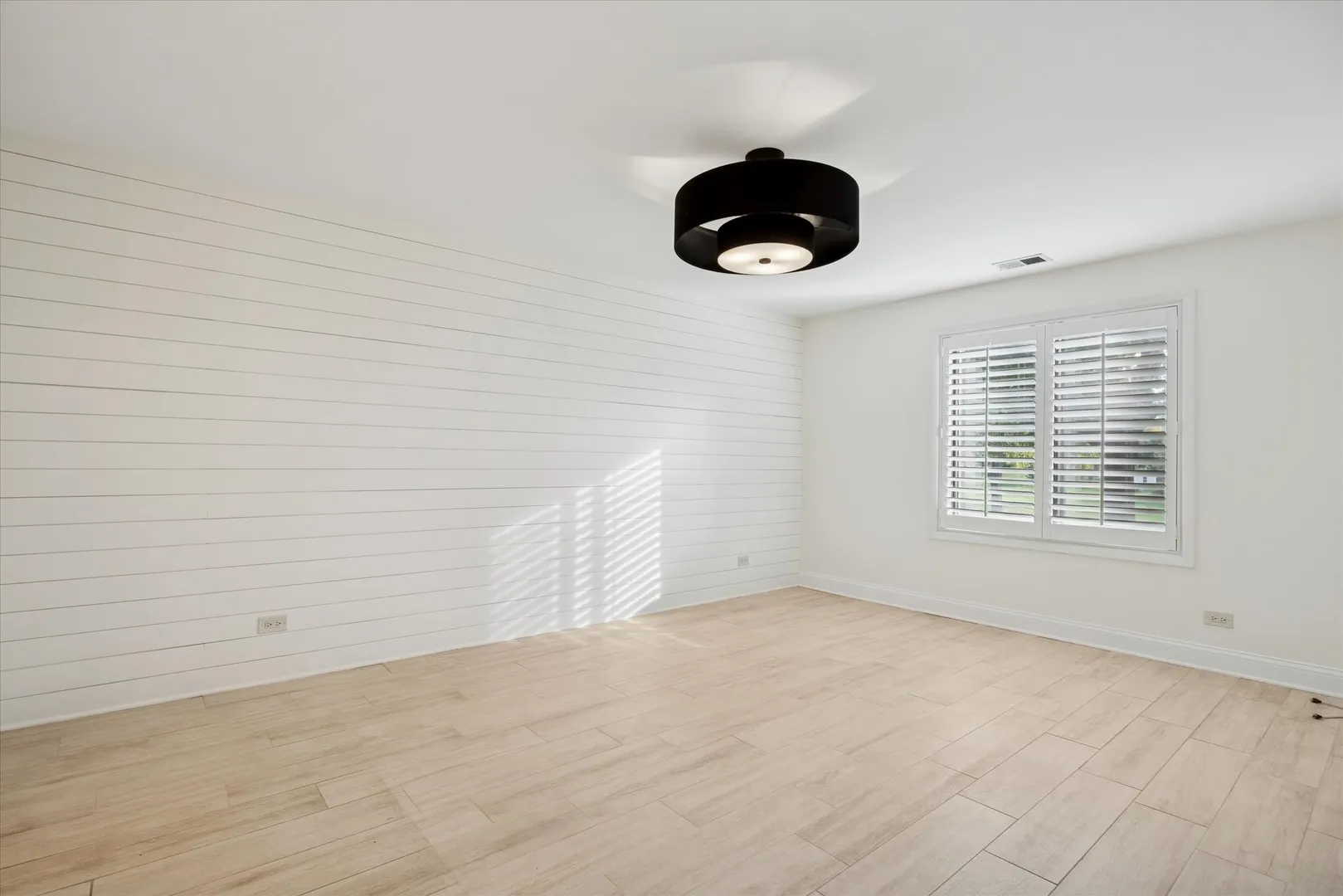 801 79TH Street 105 IL