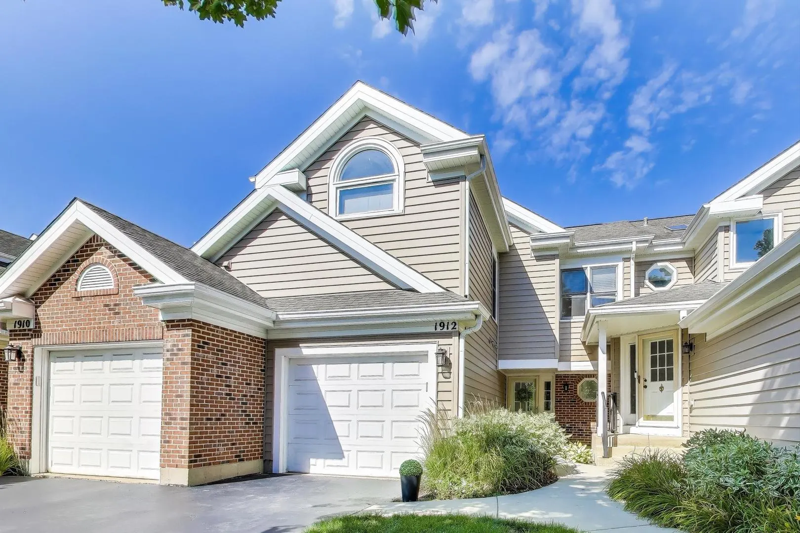 1912 N Coldspring Road IL