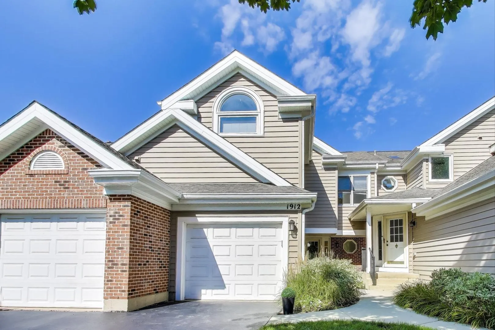 1912 N Coldspring Road IL