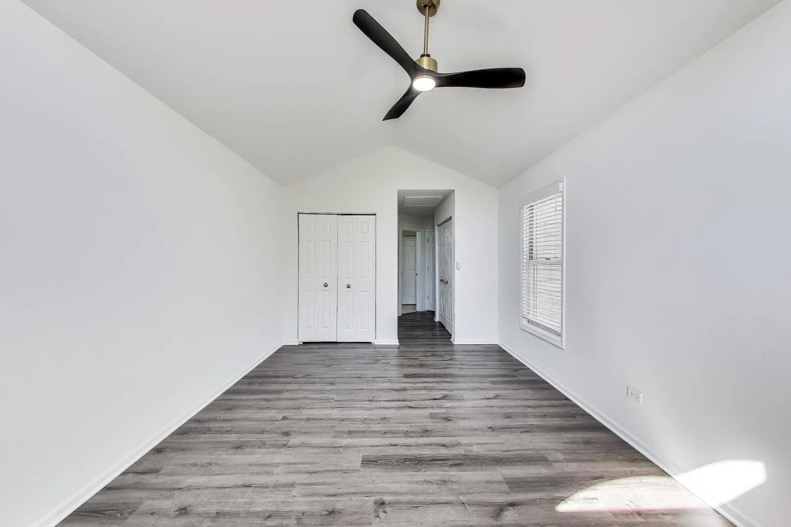 1912 N Coldspring Road IL