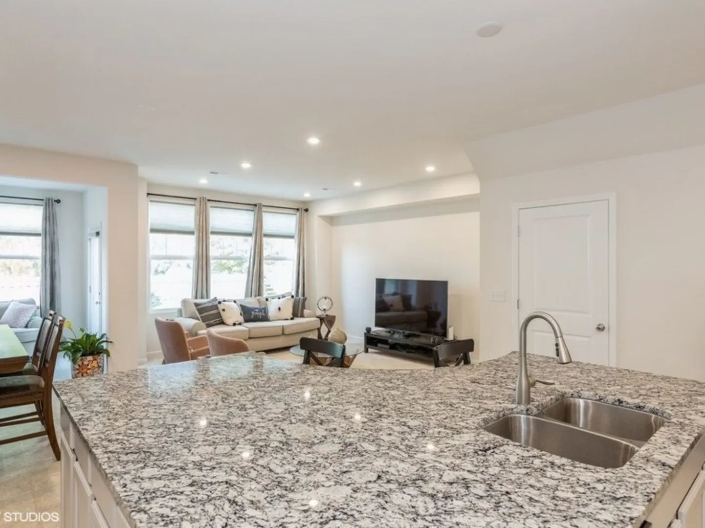 537 Watercress Drive IL