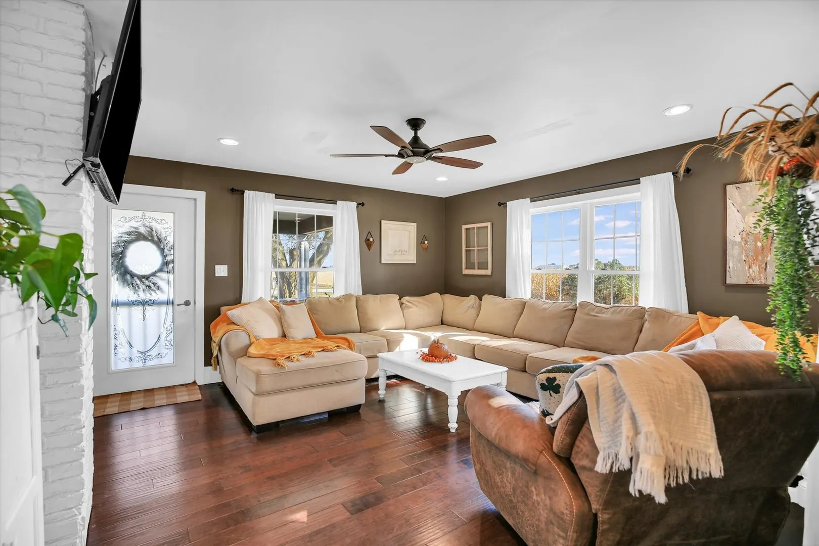 151 County Road E IL