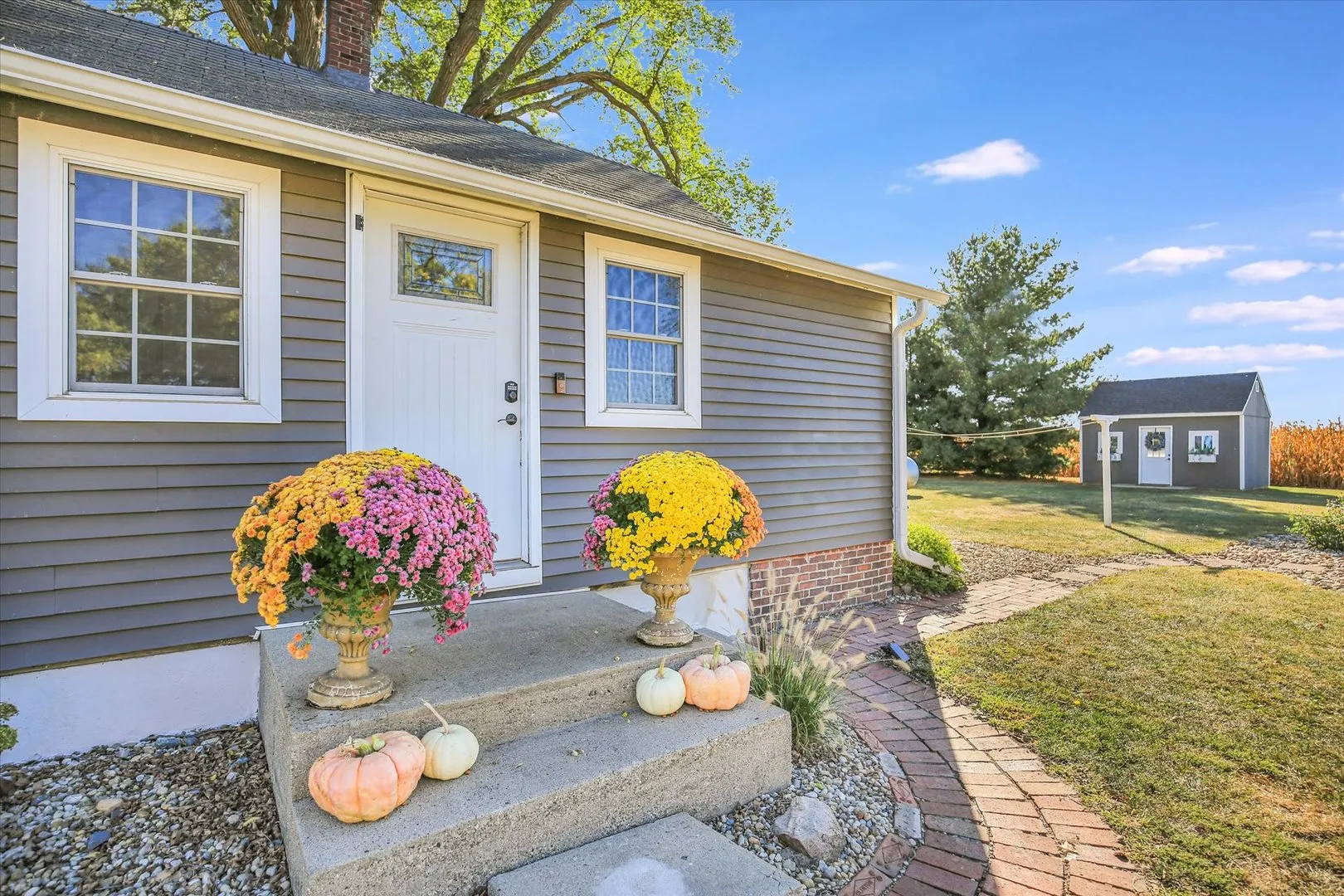 151 County Road E IL