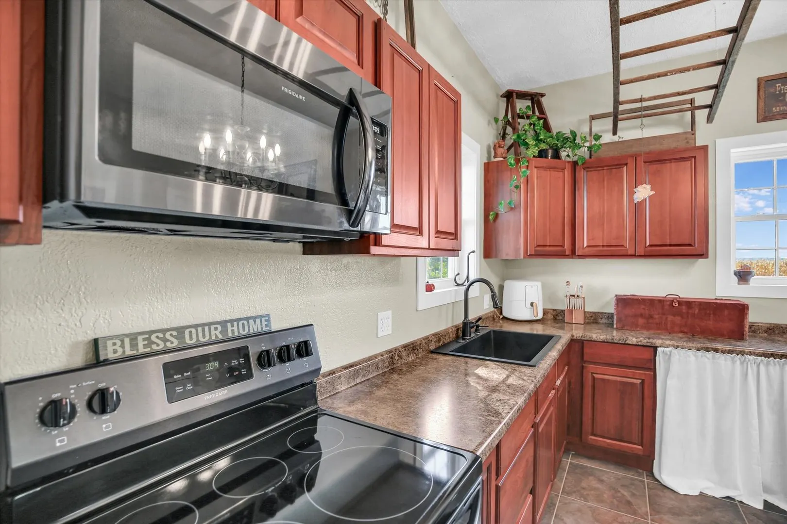 151 County Road E IL