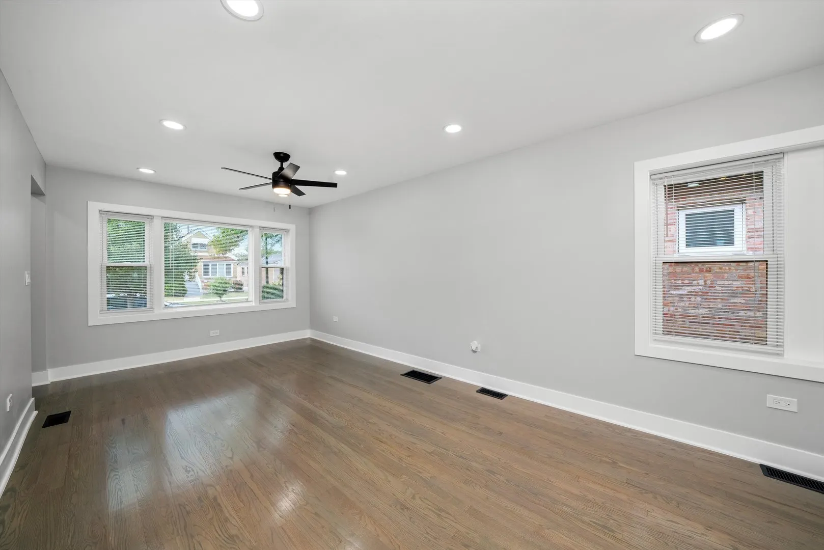 5653 S Normandy Avenue IL