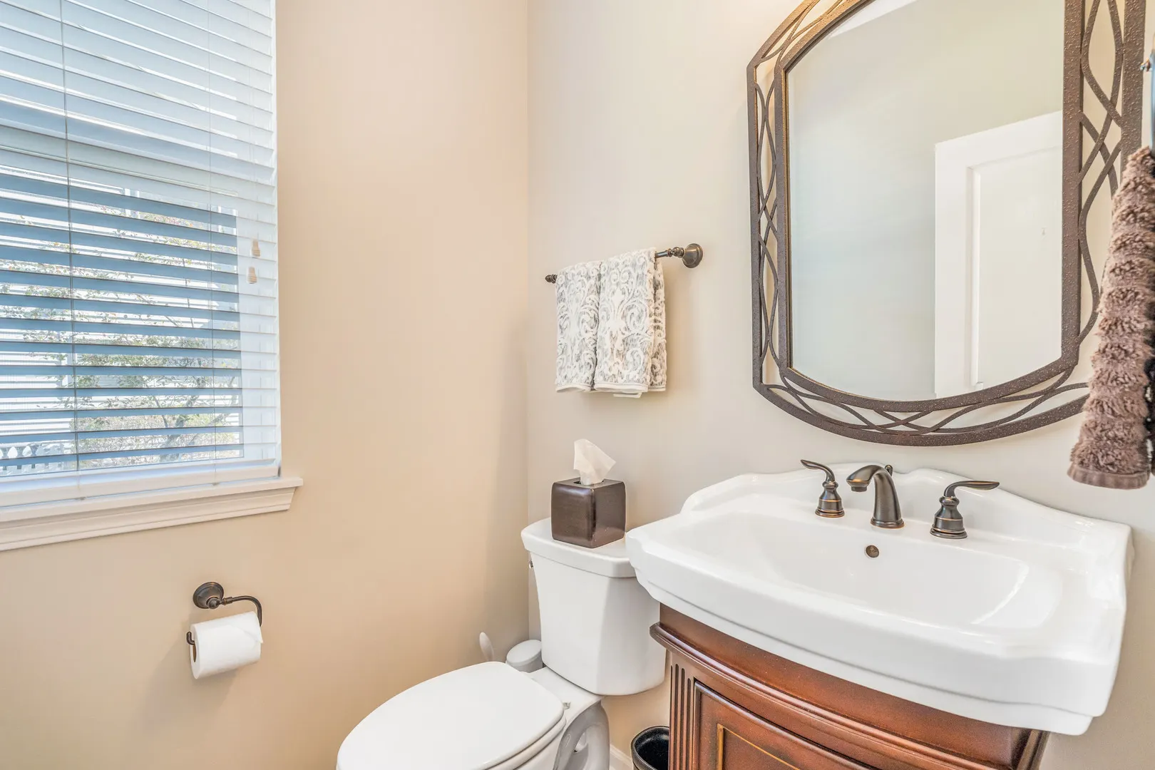 104 Cottonwood Drive IL
