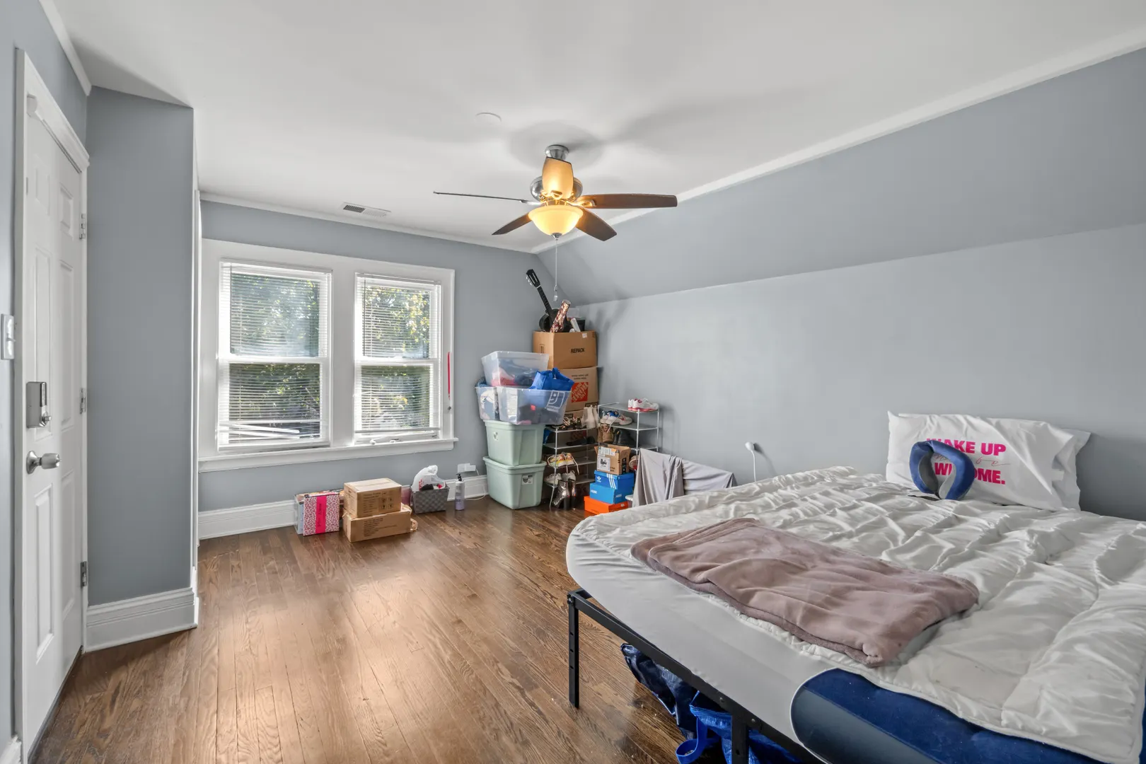 10044 S La Salle Street S IL