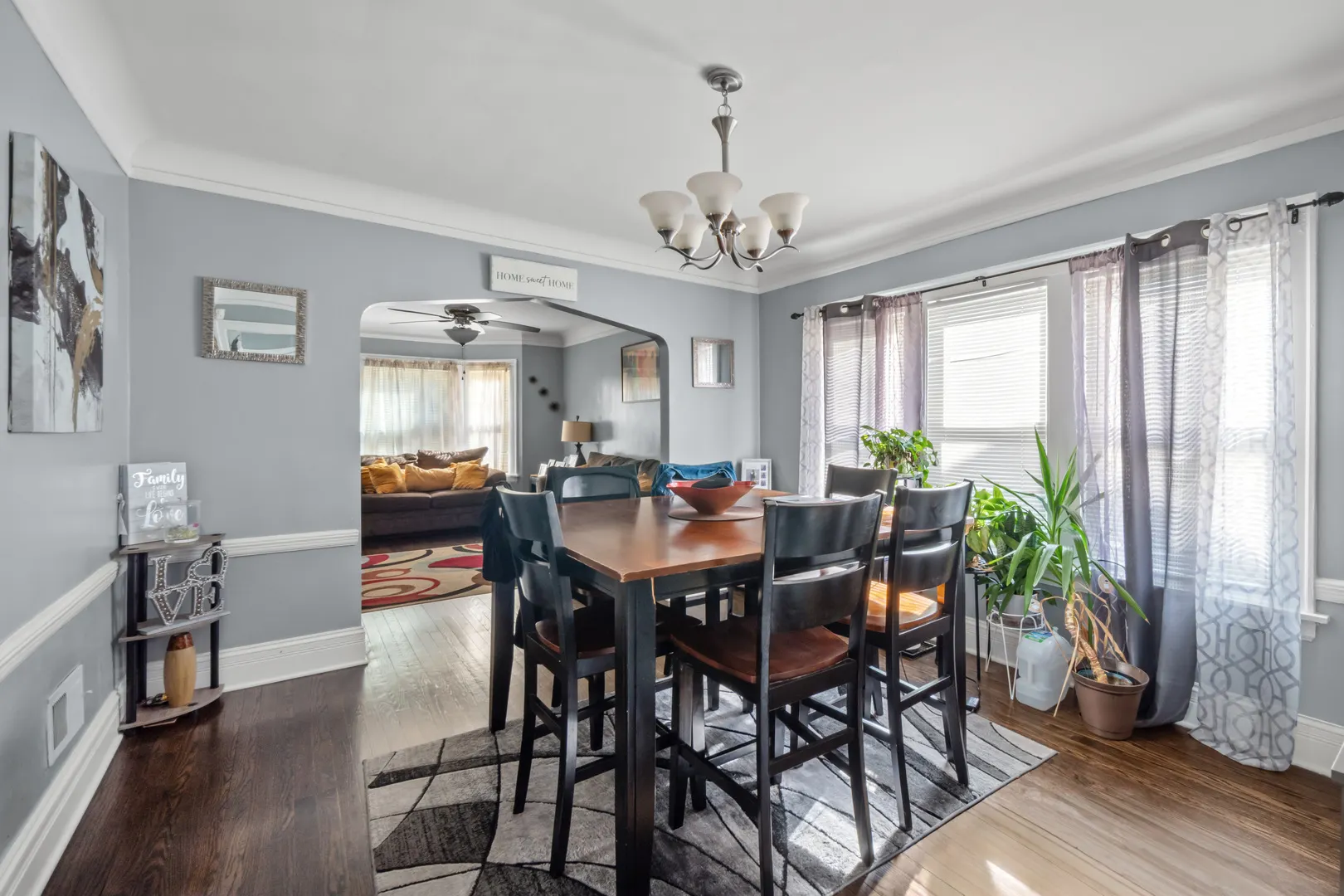 10044 S La Salle Street S IL