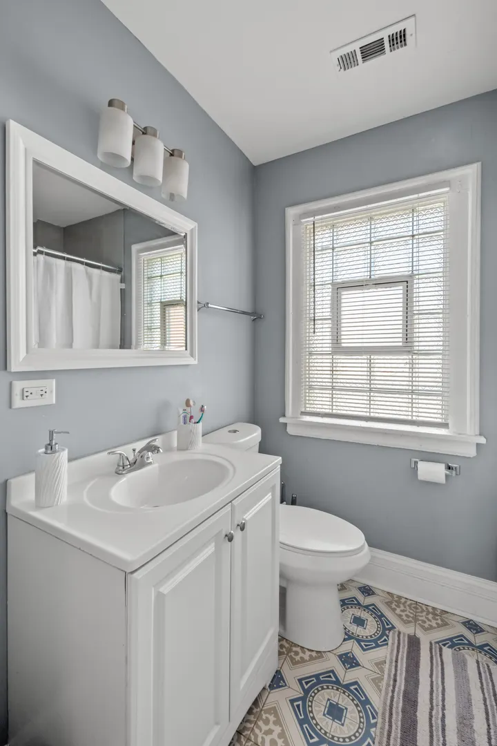 10044 S La Salle Street S IL