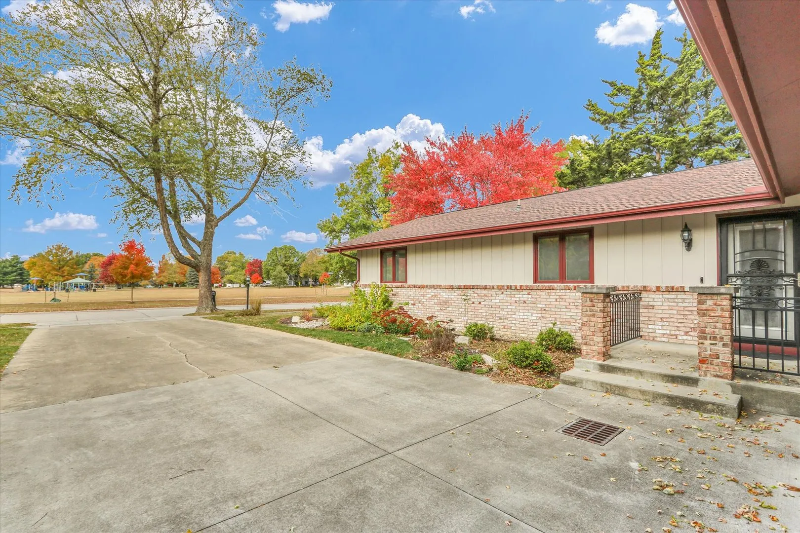 2208 Plymouth Drive IL