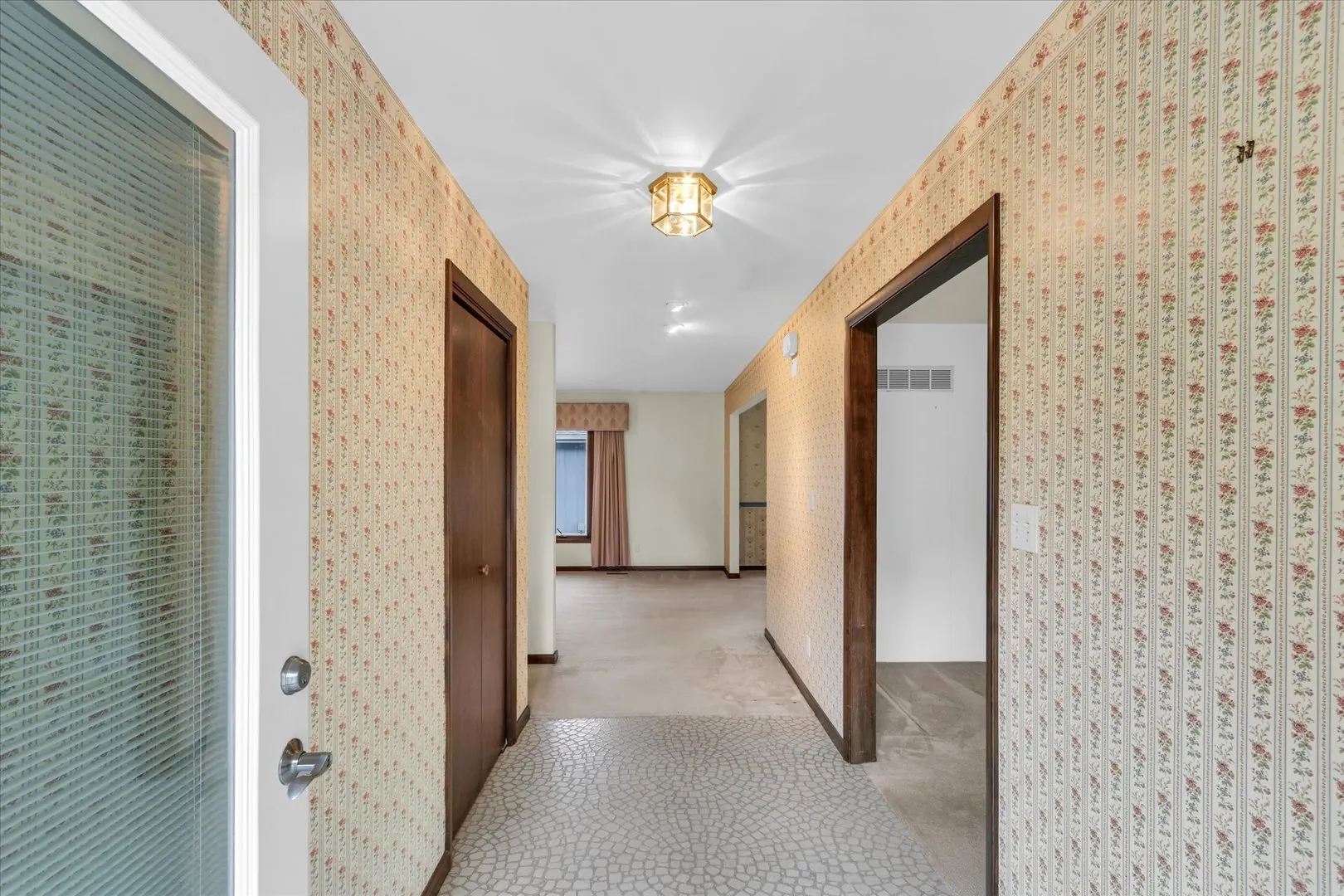 2208 Plymouth Drive IL