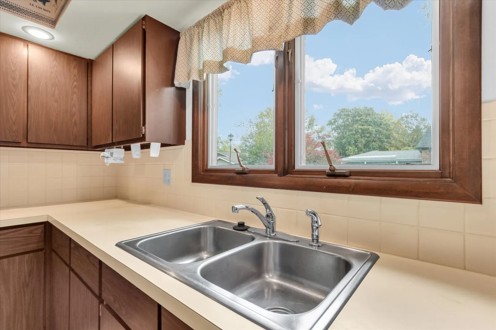 2208 Plymouth Drive IL