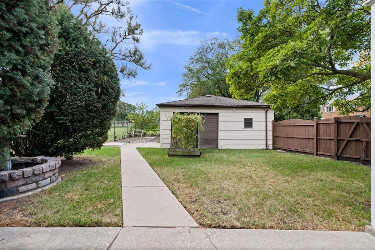 2256 W Birchwood Avenue IL